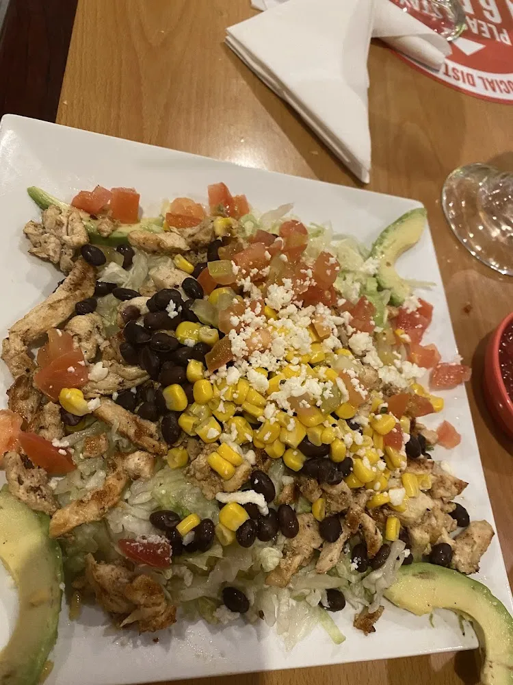Baja Salad with Chicken